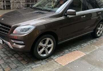 Mercedes-Benz ML 350 236.000 km 19.900 &euro; Hamburg 22045