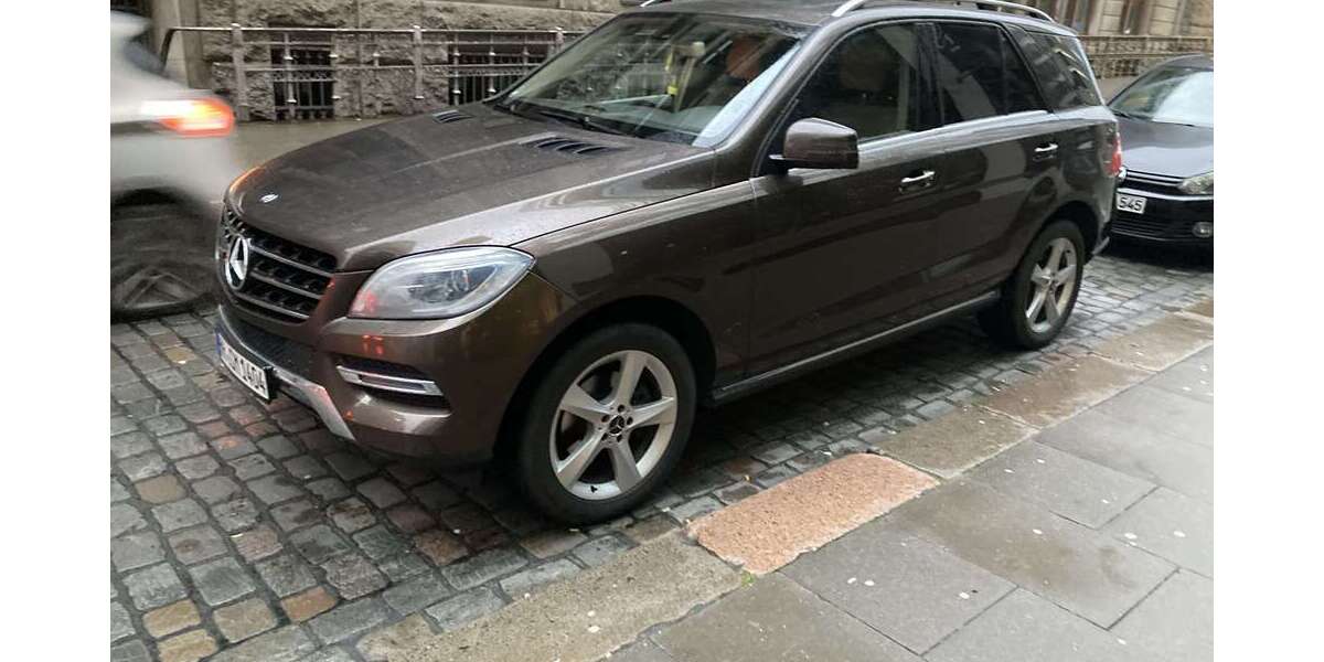 Mercedes-Benz ML 350 236.000 km 19.900 &euro; Hamburg 22045