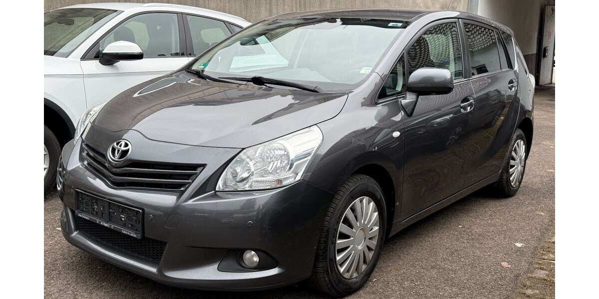 Toyota Verso 235.600 km 5.400 &euro; Saarbrücken - Burbach 66115