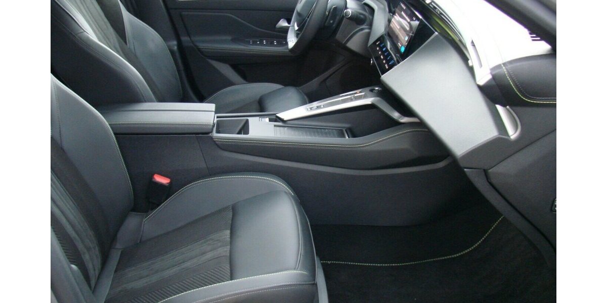 Peugeot 308 1.5 BlueHDi GT Premium ACC LED AHK Pano Focal 14.551 km 26.980 &euro; Falkensee 14612