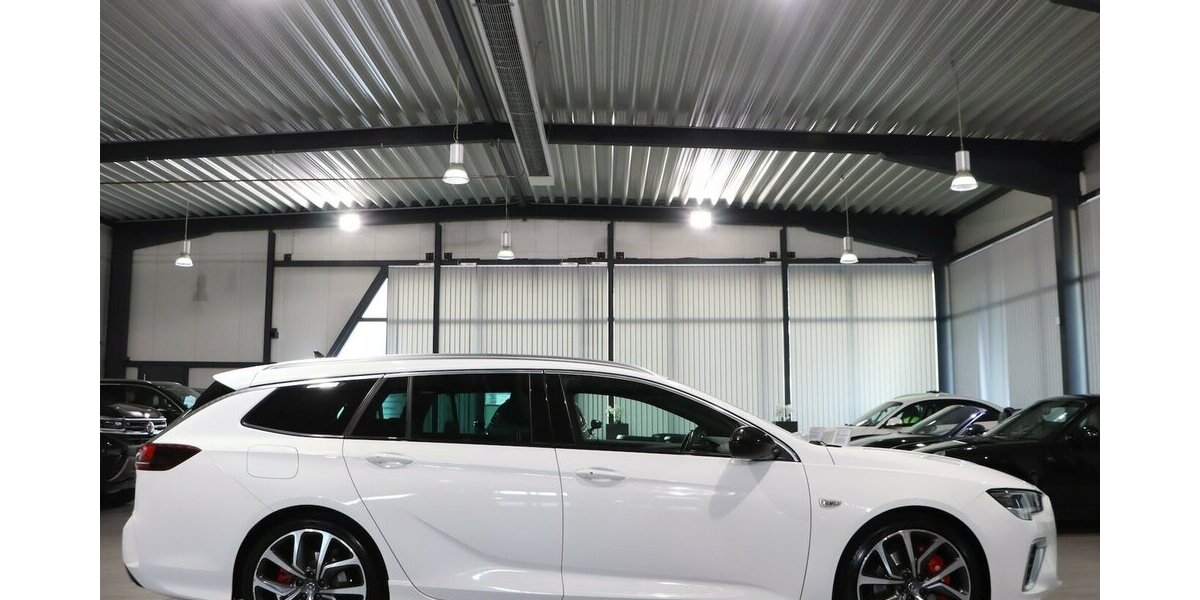 Opel Insignia 2.0 ST 4x4 OPC-LINE GSI WHITE / VC+HUD 140.000 km 19.111 &euro; Hamm 59077