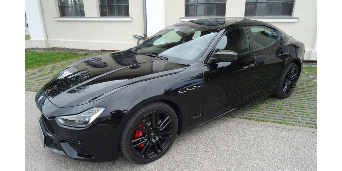 Maserati Ghibli 148.000 km 32.500 &euro; München 81249