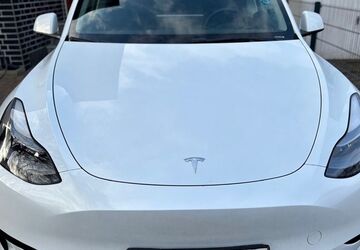 Tesla Model Y 32.600 km 30.400 &euro; Hamburg 22523