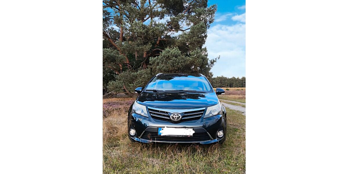 Toyota Avensis 199.600 km 9.799 &euro; Hövelhof 33161