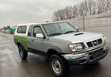 Nissan PickUp 112.000 km 2.899 &euro; berlin 13089