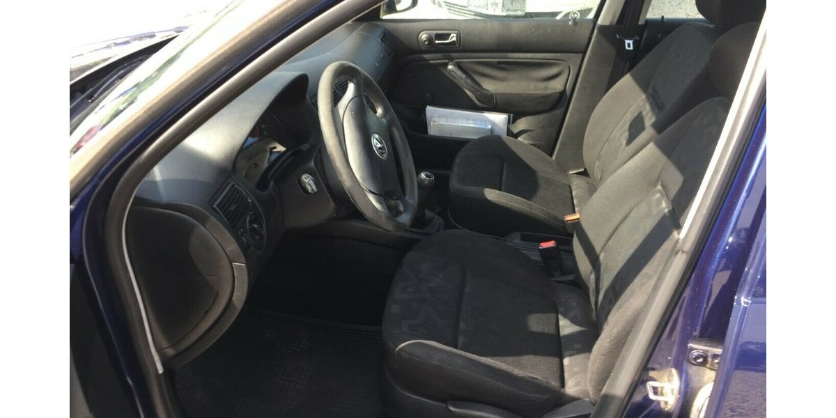 VW Golf 4 Türig,Tüv 01/28! 220.000 km 1.500 &euro; Himmelkron 95502