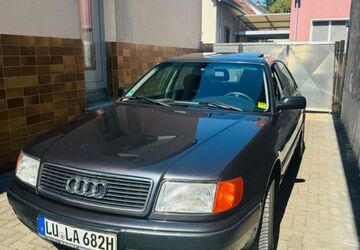 Audi 100 180.000 km 5.300 &euro; Frankfurt am Main 60594