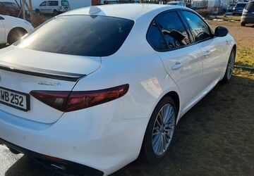 Alfa Romeo Giulia 44.200 km 28.500 &euro; München 81245